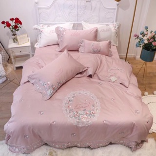 Set chăn ga lụa thêu Love