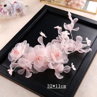 Kẹp tóc hoa hồng cho cô dâu