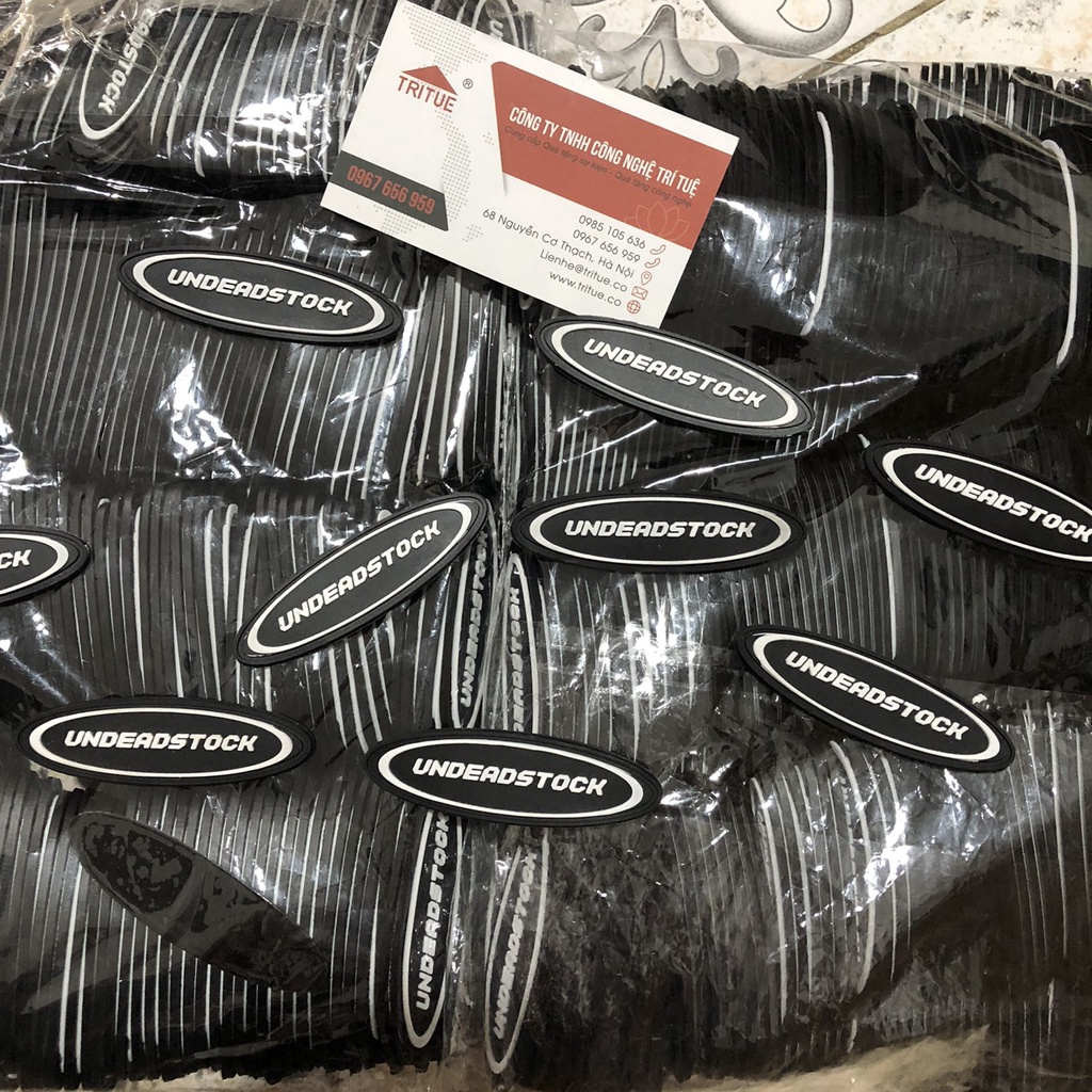 XƯỞNG SẢN XUẤT MÁC DÁN NHÃN QUẦN ÁO IN LOGO THEO YÊU CẦU