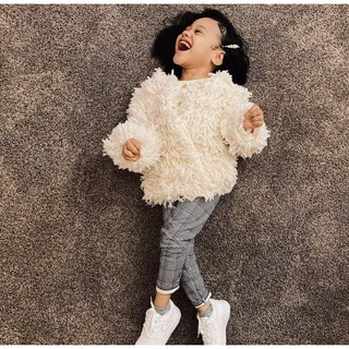legging kẻ đen trắng