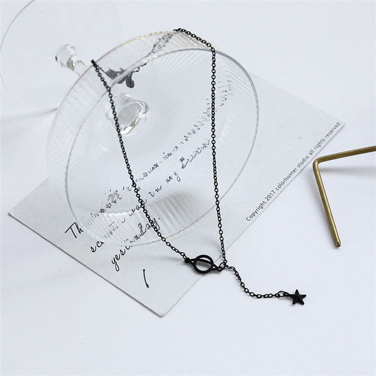 Simple female black star necklace in the cold wind Korean student collarbone necklace design antique chain design