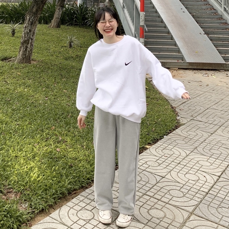 [Mã 12FASHIONSALE giảm 12% đơn 99K] [SALE] ÁO SWEATER N.I.KE THÊU FORM RỘNG (ảnh thật/video) | BigBuy360 - bigbuy360.vn