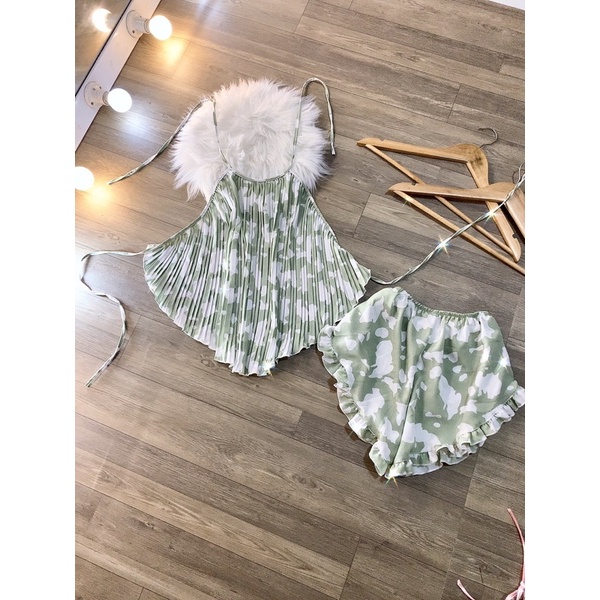 Set Yếm Bò Sữa Dập Ly Sexy Siêu Hot Hình Thật + Clip | BigBuy360 - bigbuy360.vn