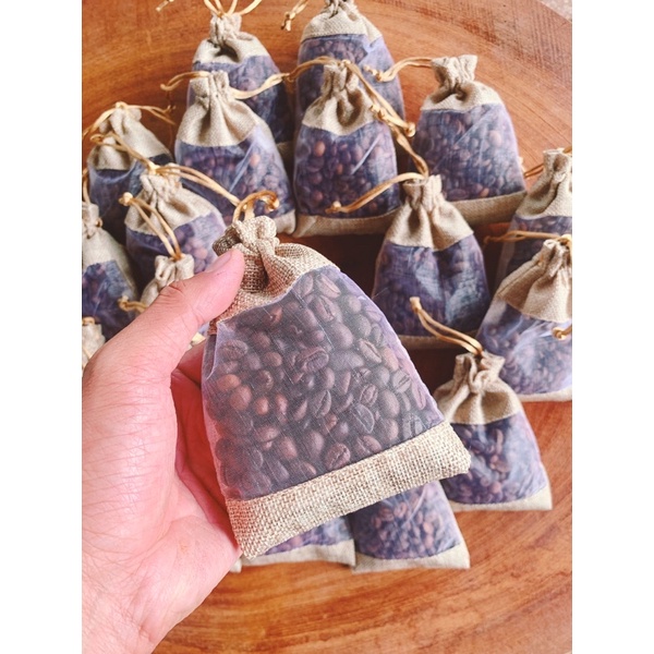 Túi thơm đựng hạt cafe treo xe, phòng, khử mùi hiệu quả.