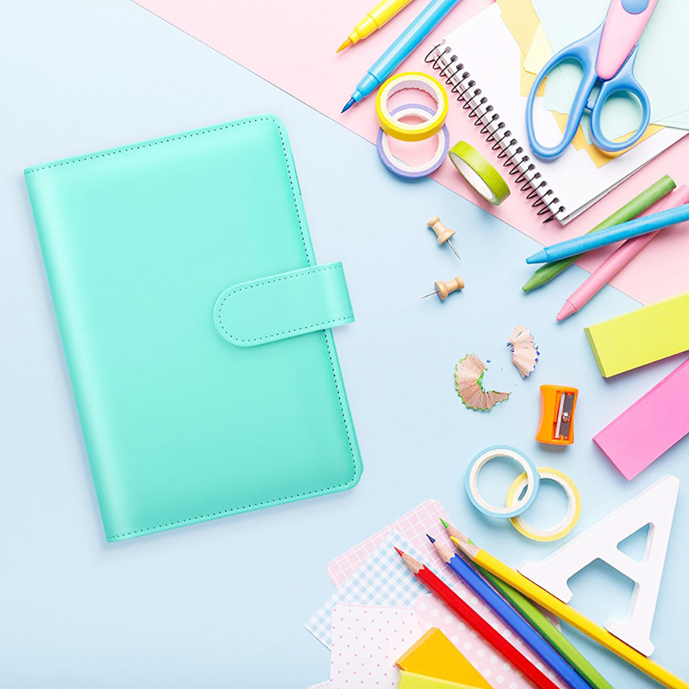 Sổ tay đóng gáy khổ A6 với 12 tờ đựng tiền với 8 túi trong suốt đục 6 lỗ &amp; 2 nhãn dán xinh xắn tiện dụng