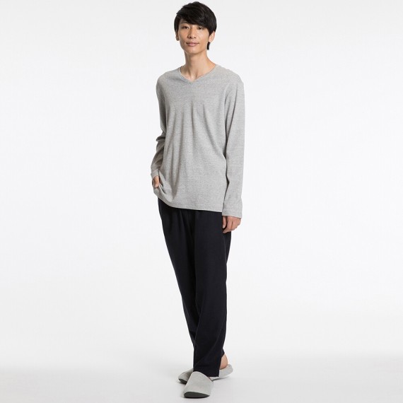 T shirt cổ chữ V Uniqlo