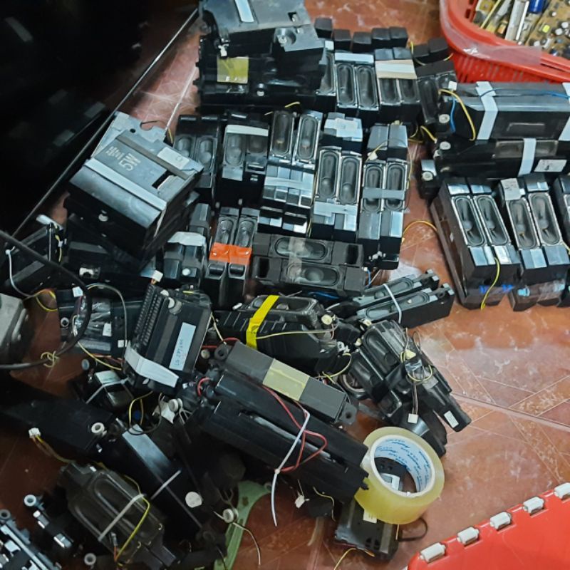 Cặp loa tivi LG đủ loại "giá cho 1 cặp"