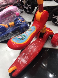 Scooter Cho Bé + xe chòi chân ( có nhạc + đèn )