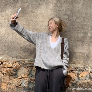 【ZHELIHANGFEI】Áo Cardigan Dệt Kim Tay Dài Cổ Chữ V Dáng Rộng Phong Cách Preppy Dễ Phối Đồ