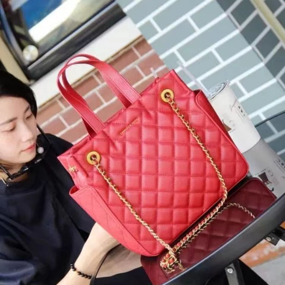 Túi Xách Charles & keith Đeo Chéo Vai Thêu Họa Tiết Kim Cương Sức Chứa Lớn Thời Trang 2022 Cho Nữ