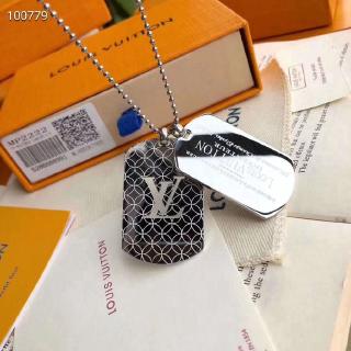 Dây chuyền mặt locket hoạ tiết lv