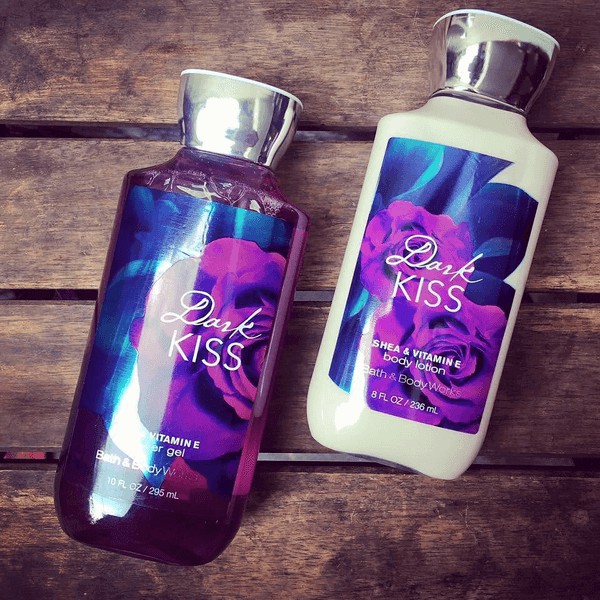 SỮA TẮM Bath &amp; Body Works DARK KISS 295 ML