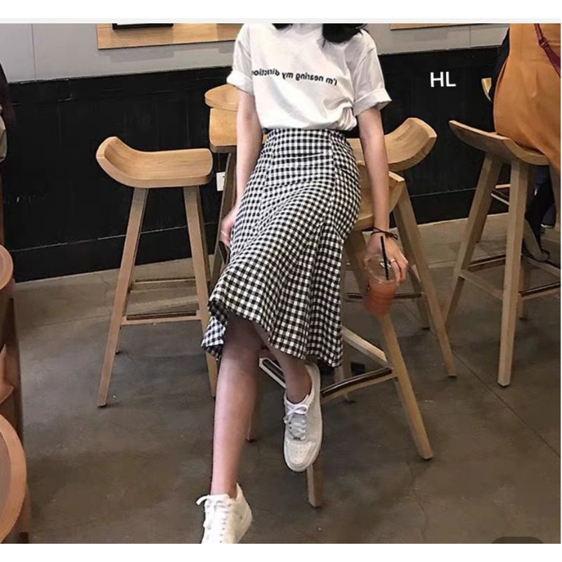 Sét áo phông mix chân váy xinh xắn.