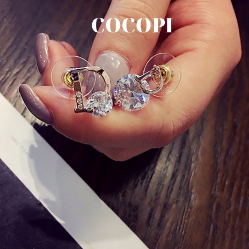 Bông Tai, Khuyên Tai chữ D đính đá cao cấp phong cách sang trọng COCOPI Accessories - BT041