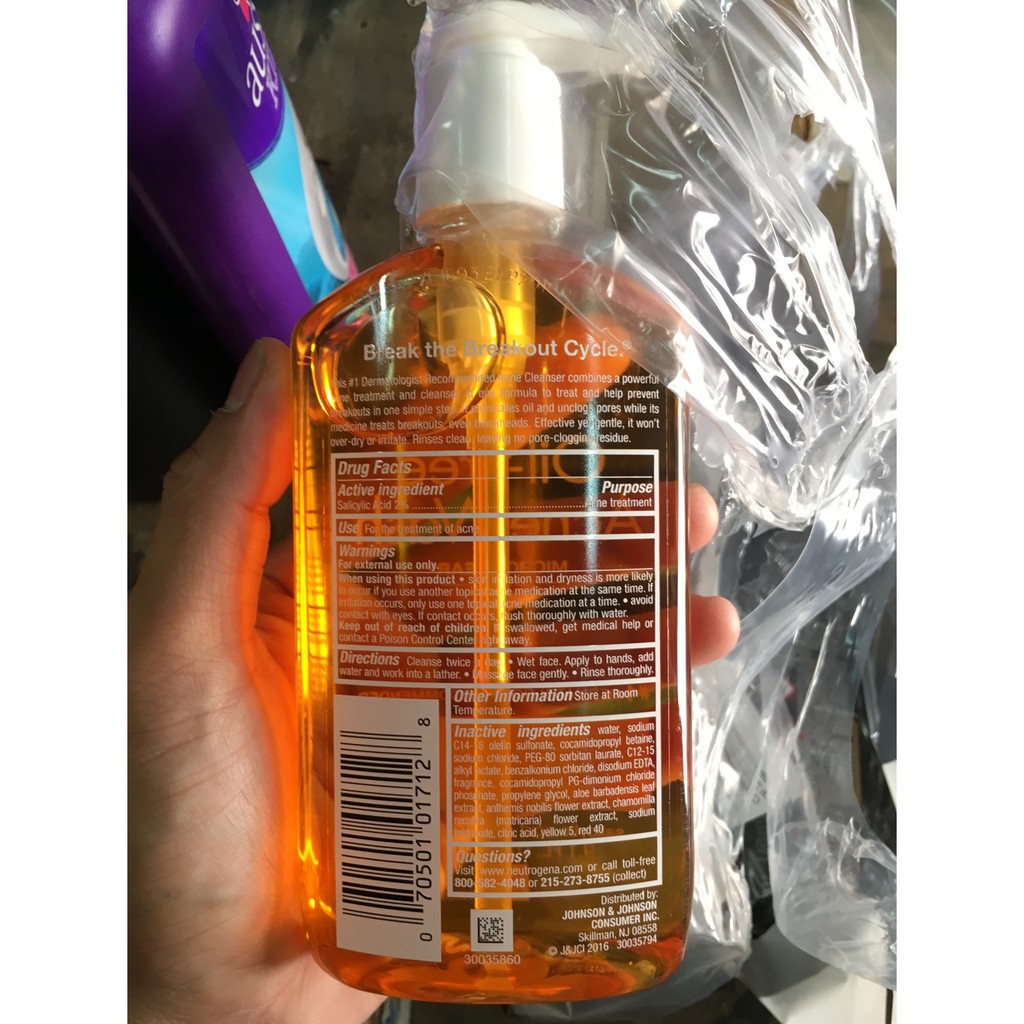 Sữa Rửa Mặt Ngừa Mụn Neutrogena Oil-Free Acne Wash 269ml