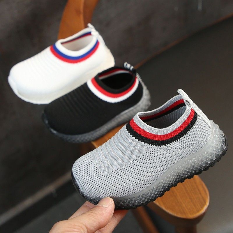 Giày đế mềm có đèn LED phát sáng cho bé