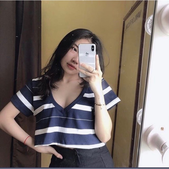 Áo crop sọc gân cổ V - CÓ VIDEO ẢNH THẬT | BigBuy360 - bigbuy360.vn