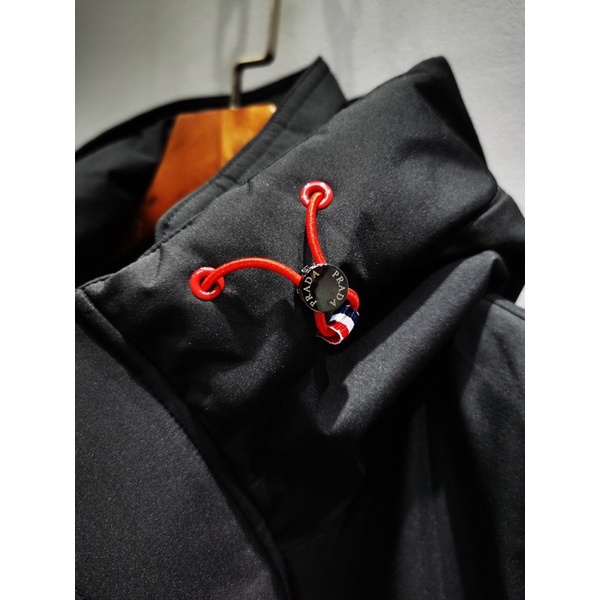 Áo khoác nam thiết kế mới trẻ trung phong cách thương hiệu thời trang Prada 2021 cao cấp