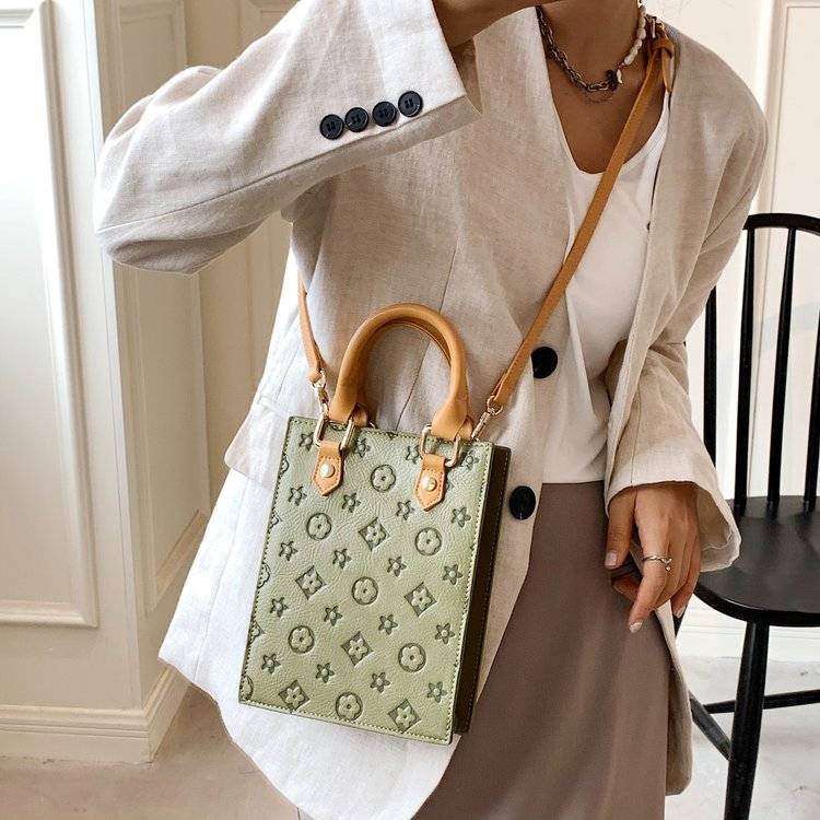 Túi Đeo Chéo Vuông Nhỏ Phong Cách Mới Dễ Phối Đồ Đựng Điện Thoại Di Động Cho Nữ