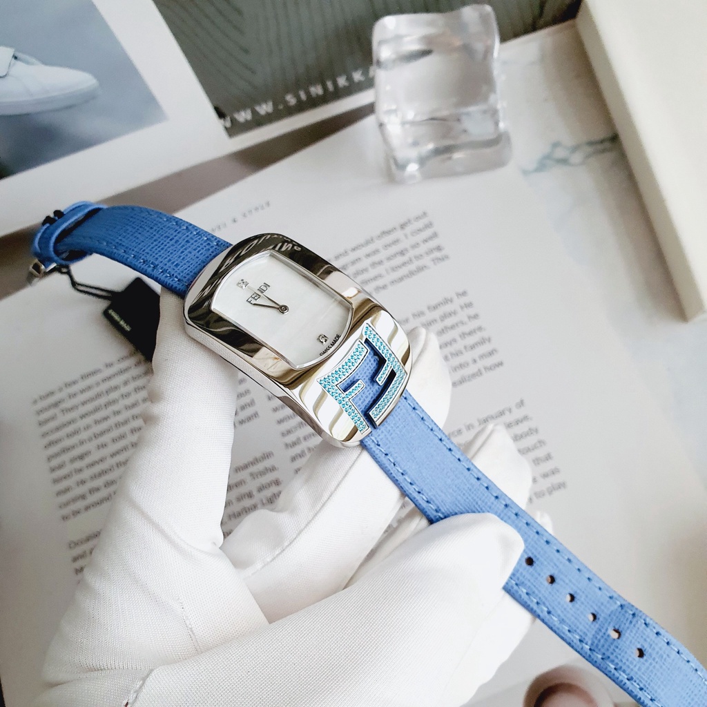 Đồng hồ nữ Fendi Chameleon Màu xanh mint cực đẹp chính hãng tại 1959watchluxury