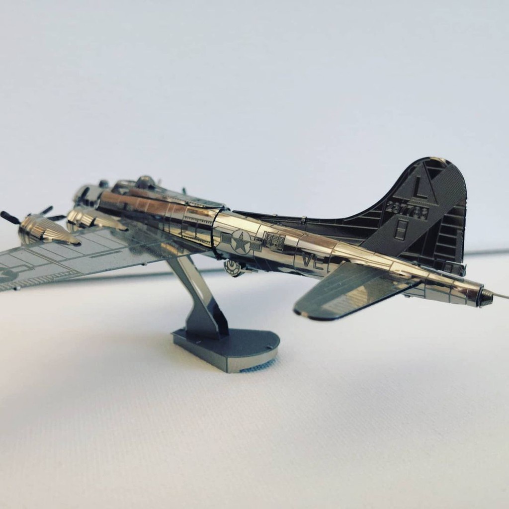 Mô Hình Lắp Ghép 3D Kim Loại Máy Bay Ném Bom B-17