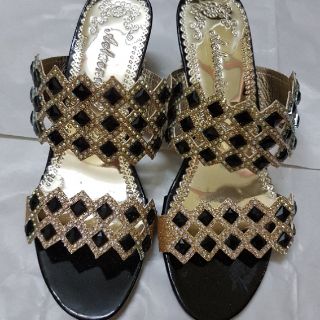 Dép cao gót sang chảnh