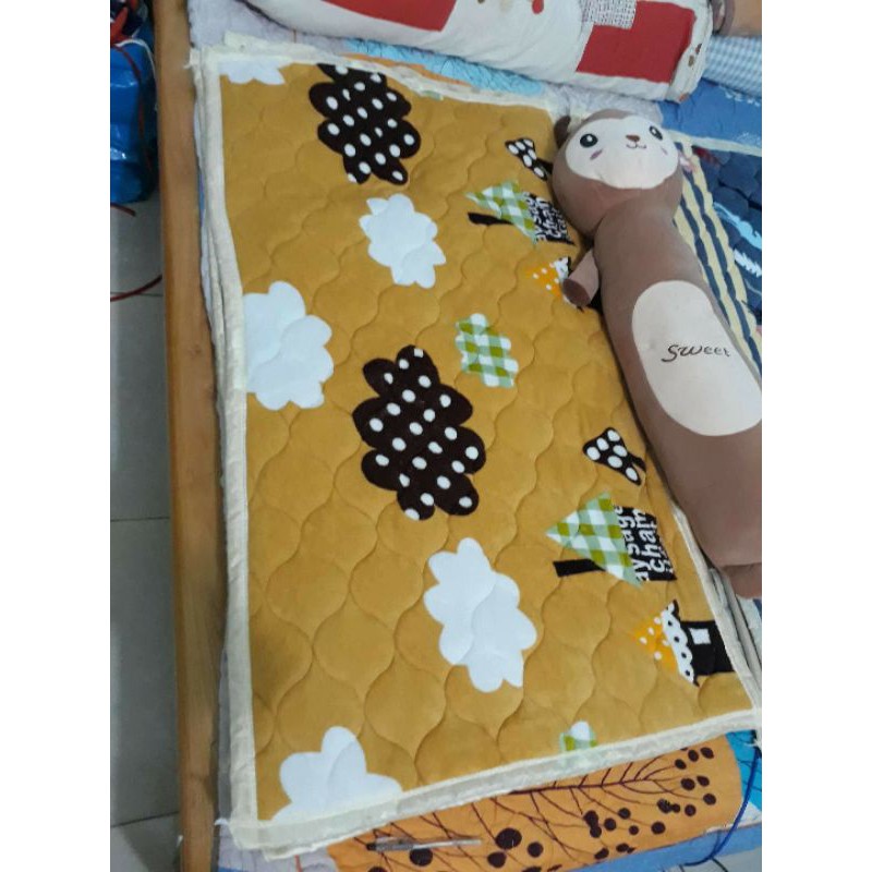 Thảm nỉ trải giường cho bé, giường lưới