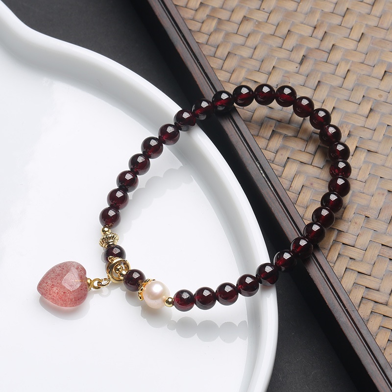 [Hàng Mới Về] Vòng Đeo Tay Đính Hạt Hình Trái Dâu Đơn Giản