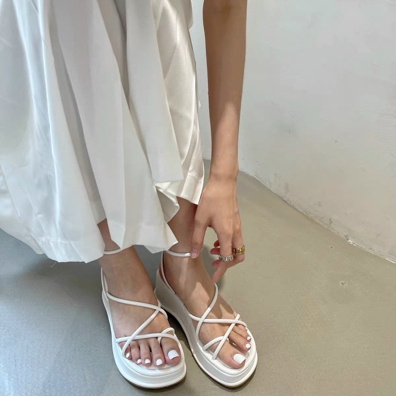 Giày Sandal dây đế xuồng cao 7cm dây chiến binh chéo màu trắng đen siêu hot thời trang nữ Tiny house hàng nhập qc