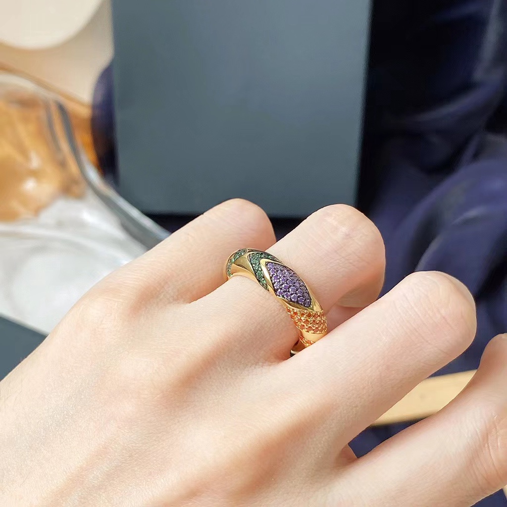 Một Nhà Từ Monaco Nhẫn Lớn Màu Vàng Kim Thời Trang Độc Đáo