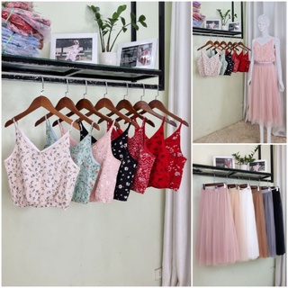 Áo 2 dây bo eo croptop hoa nhí mix cùng chân váy ren lưới dập ly 3 lớp siêu xinh. Ảnh thật