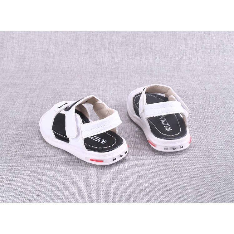 sandal bé trai size 21-25 da mềm đèn led