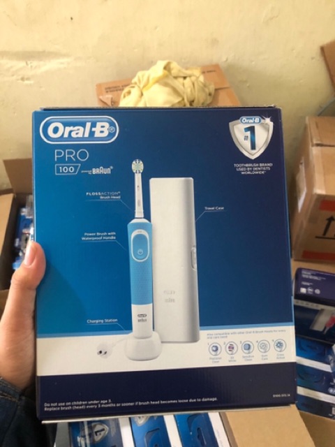 Bàn điện oral b pro 100 made in Germany (kèm hộp đựng du lich)