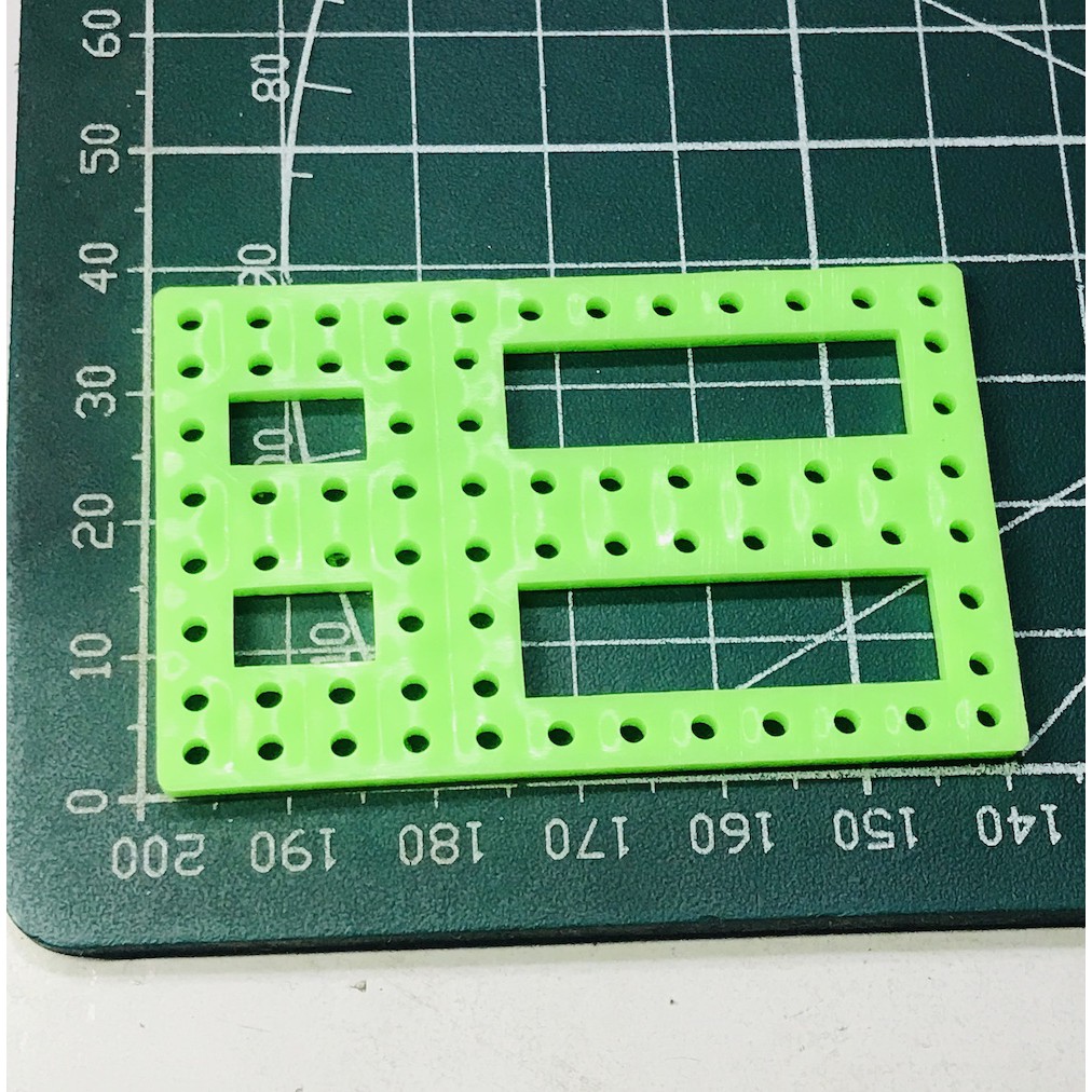 Tấm nhựa lỗ 60x37mm lỗ 2mm DIY - LK0066