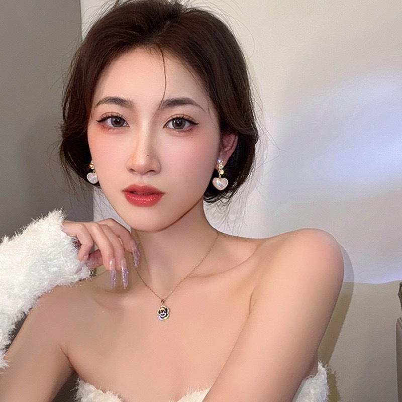 Bông tai thời trang nữ cườm trái tim BTJ444