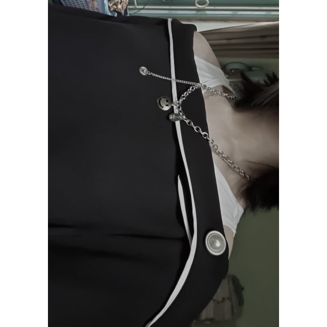 Set áo Izana đen trễ vai form rộng unisex nam nữ