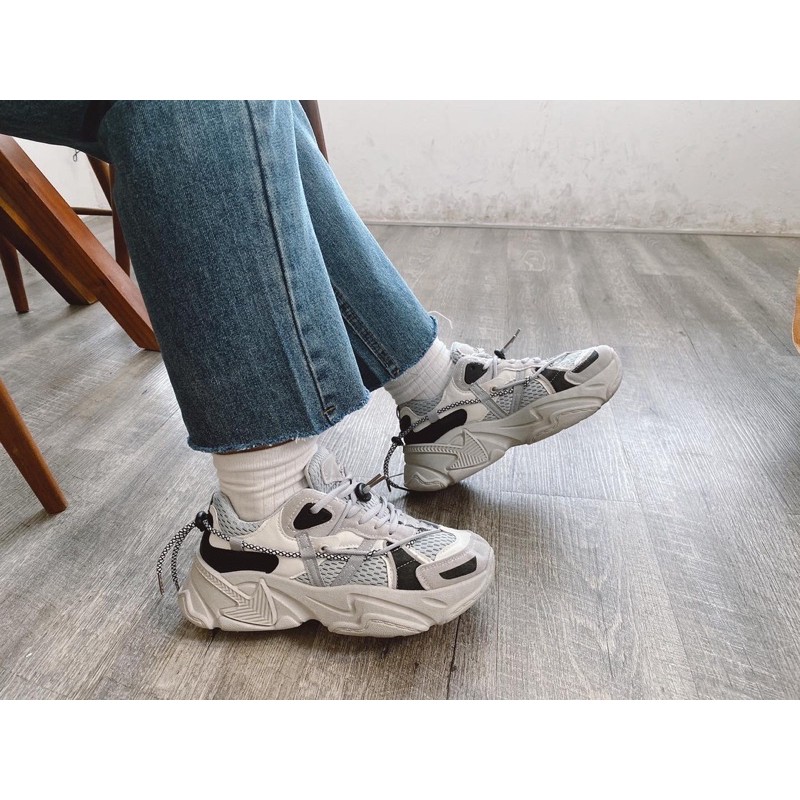 giày sneaker xám 2 dây