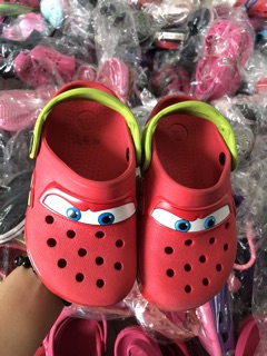 Giày Crocs cho bé
