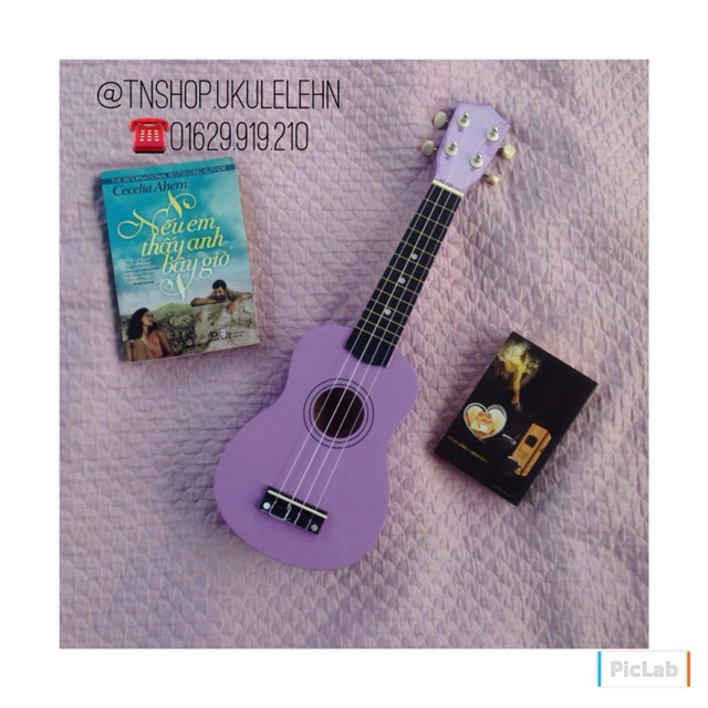 Ukulele màu tím