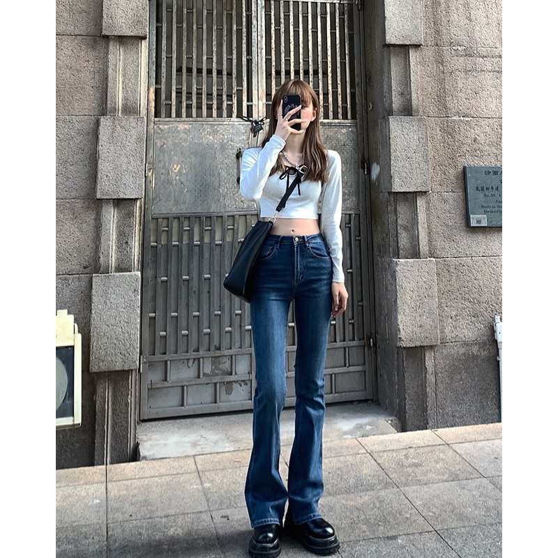 Quần jean ống loe form ôm thời trang Hàn Quốc