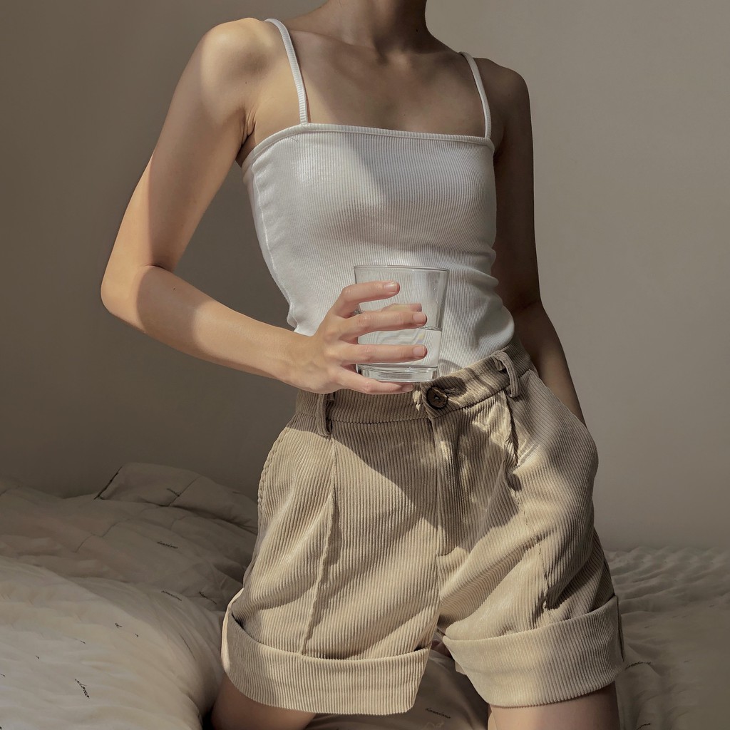 Quần short nữ cạp cao nhung tăm viền lai có túi Ribbet - Narcotics | BigBuy360 - bigbuy360.vn