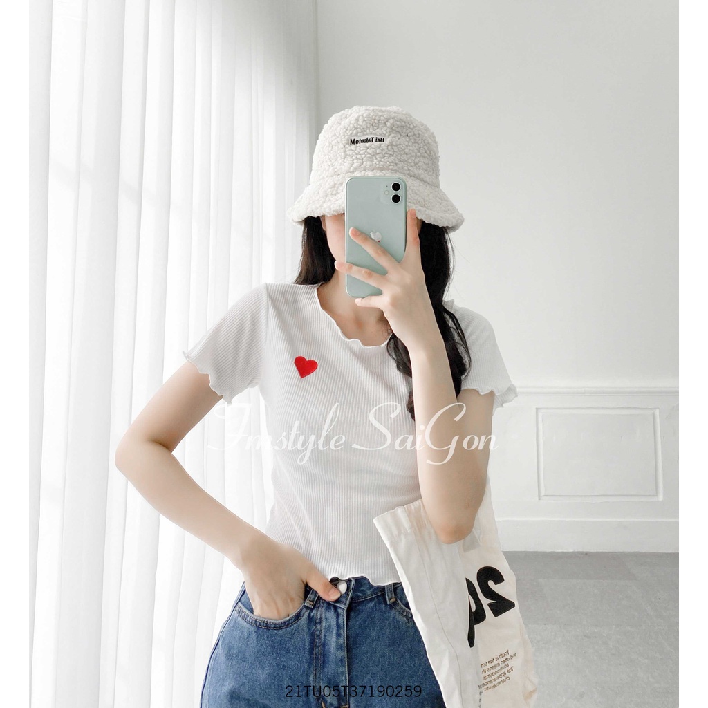 Áo thun tay ngắn VM STYLE THÊU TIM ulzzang thời trang nữ 22ATU03T370307