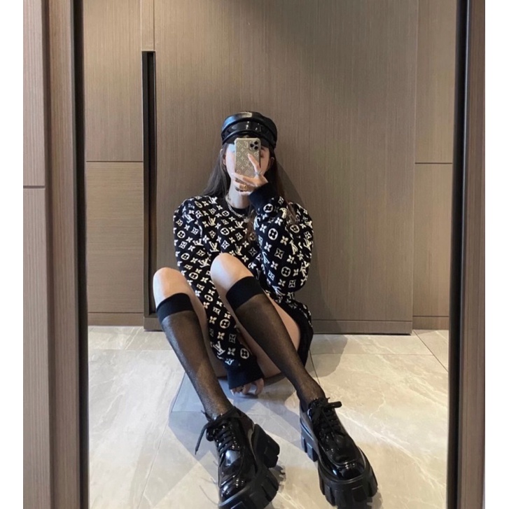 Áo len nữ dáng rộng cổ tròn hoạ tiết chữ và logo thương hiệu Louis Vuitton LV cao cấp