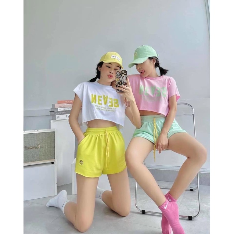 Sét bộ áo croptop form rộng phối quần đùi mặt cười cực xinh , chất coton mềm mịn
