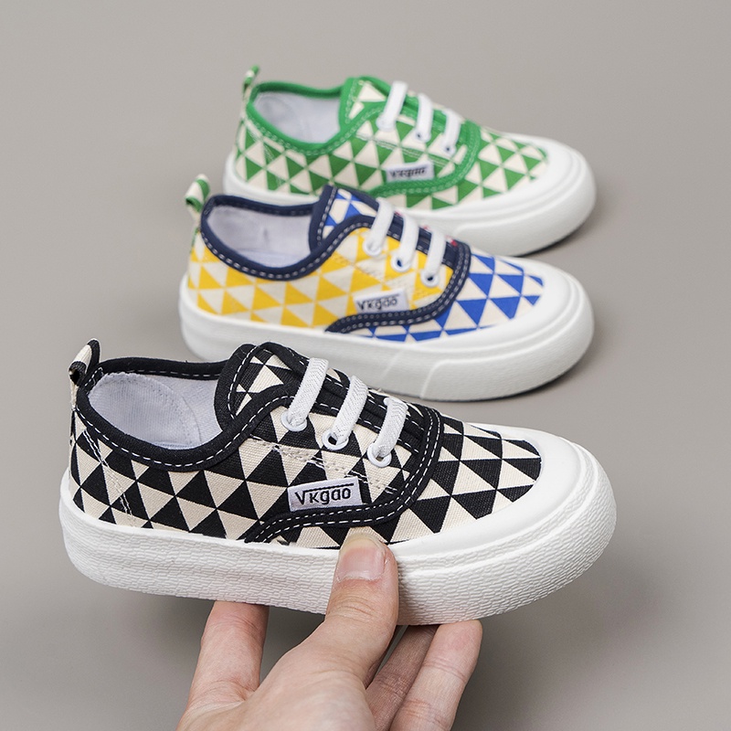 Giày Sneaker Vải Bố Cho Bé