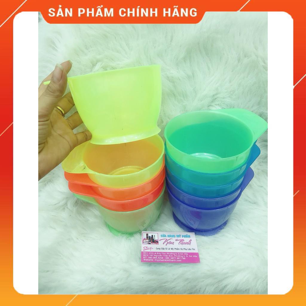 chén đựng thuốc nhuộm màu sắc