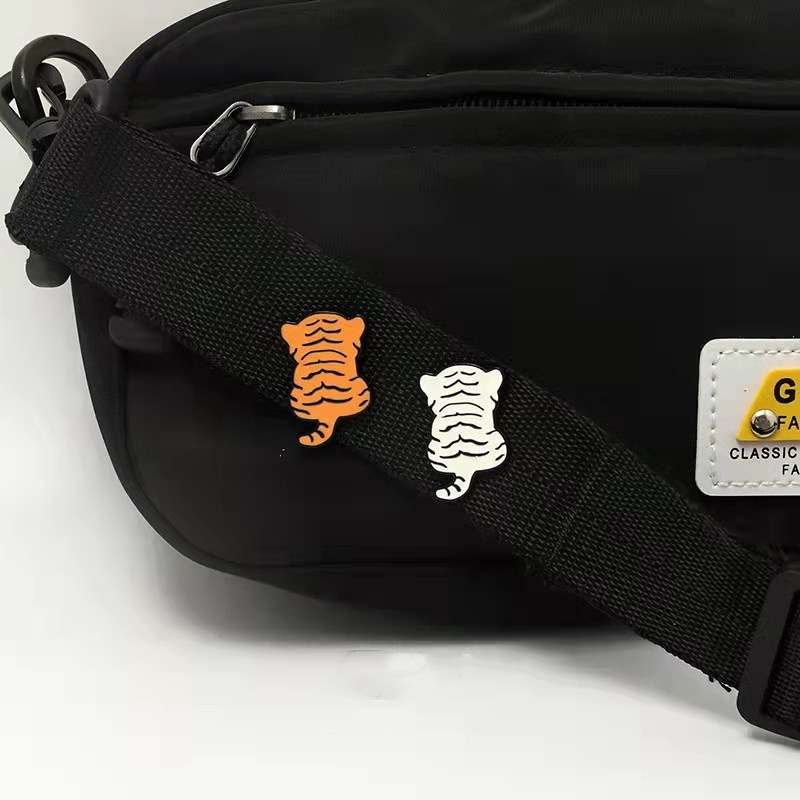 Ghim Cài Áo Hình Chú Hổ Hoạt Hình Dễ Thương Cho Nam Và Nữ