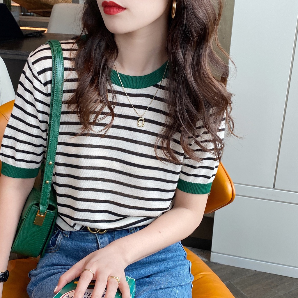 【Giselle】Áo Thun Tay Ngắn Hoạ Tiết Sọc Plus Size
