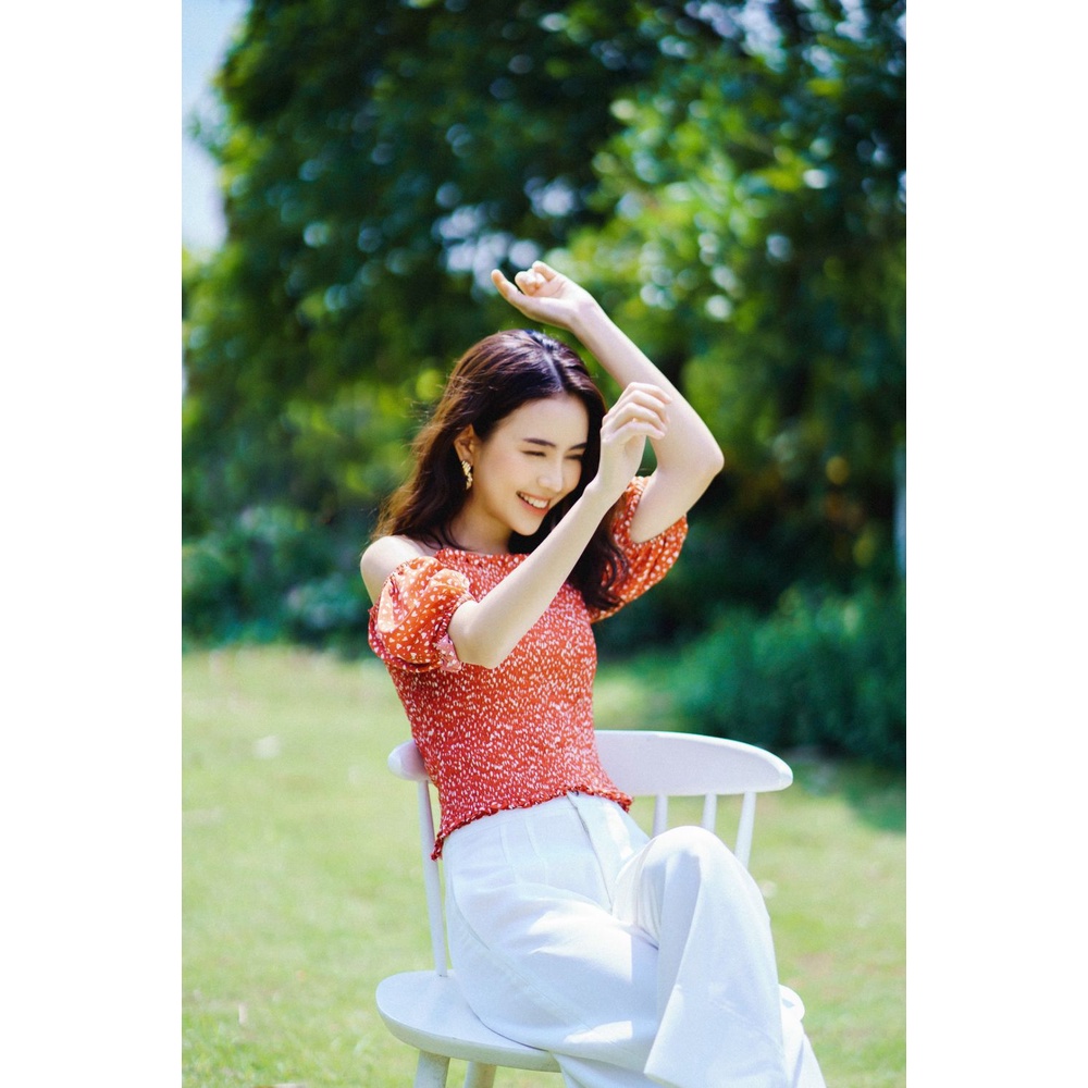 Áo sơ mi lụa đỏ tim trễ vai online exclusives NS2106189TSWORE