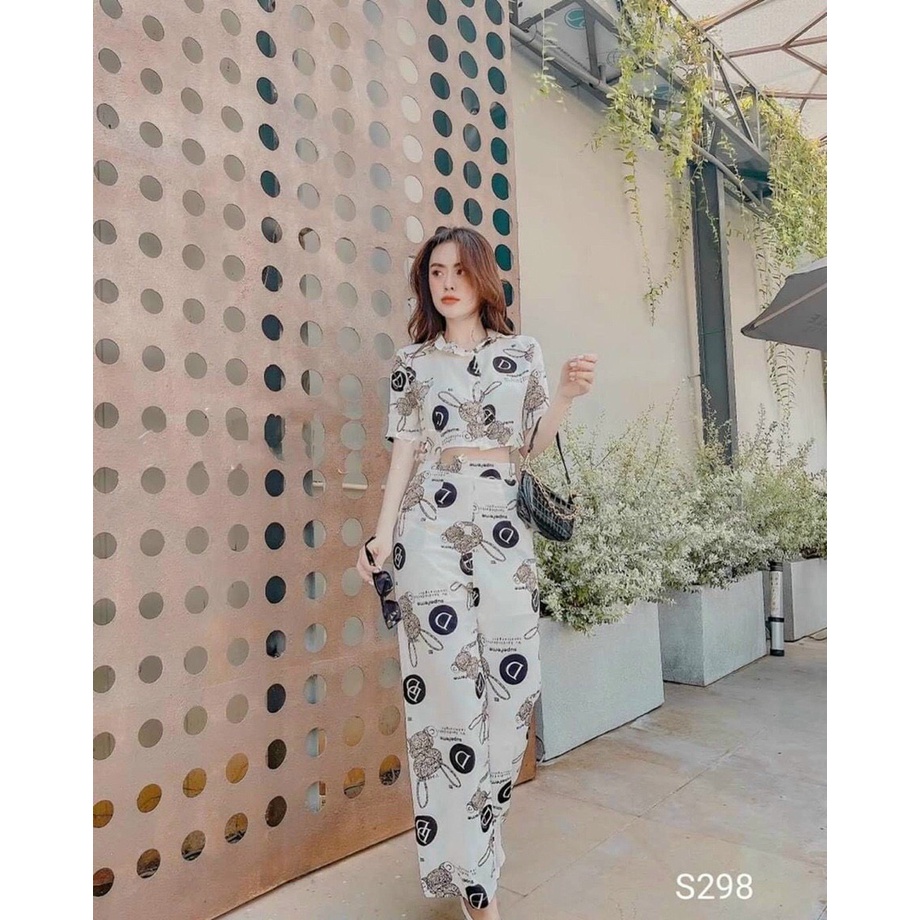 Sét bộ chữ D phối hình con thỏ siêu cute 2 màu đen và trắng dáng áo croptop quần dài dành cho các nàng đi dạo phố